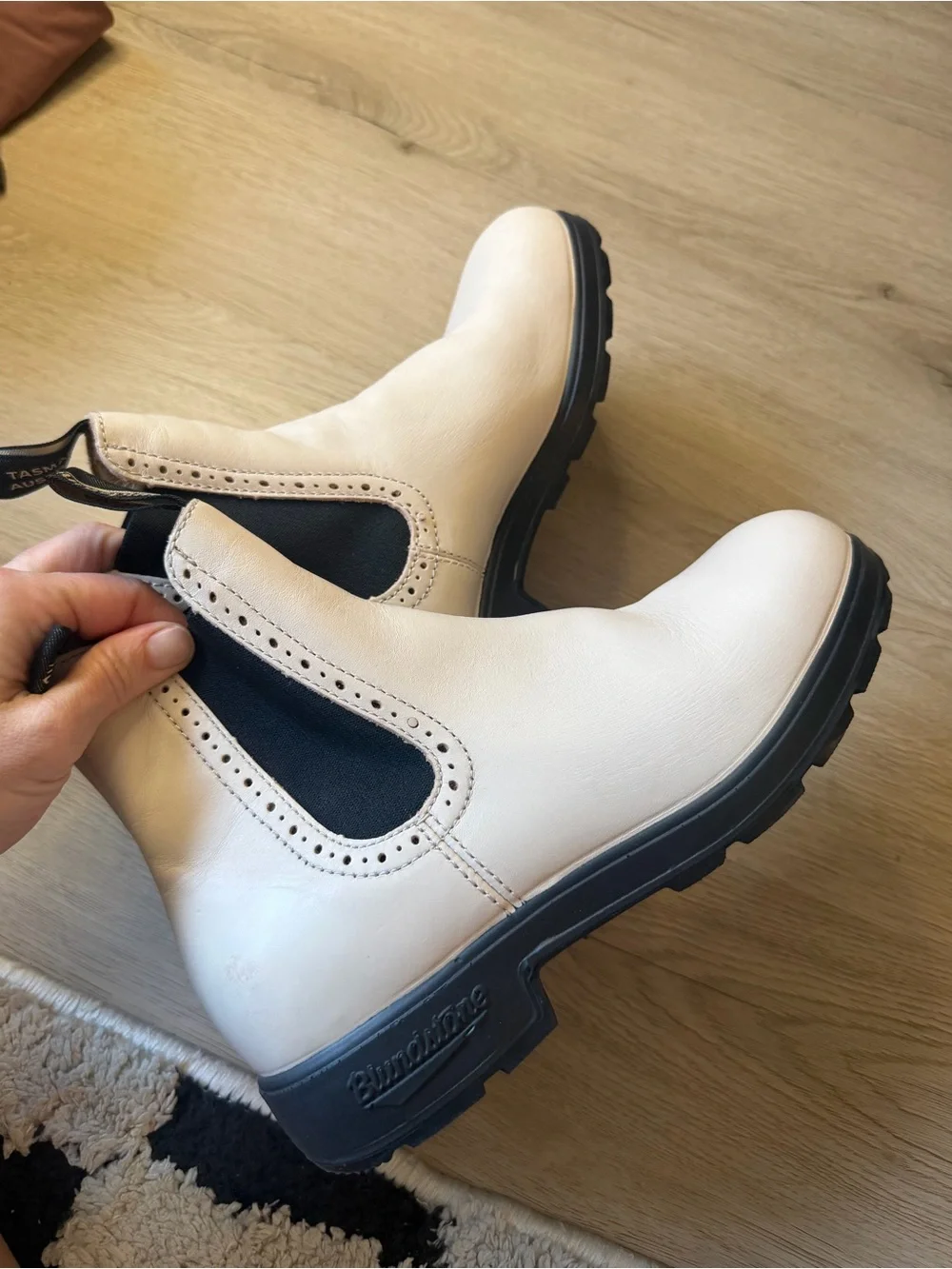 Blundstone cream colored